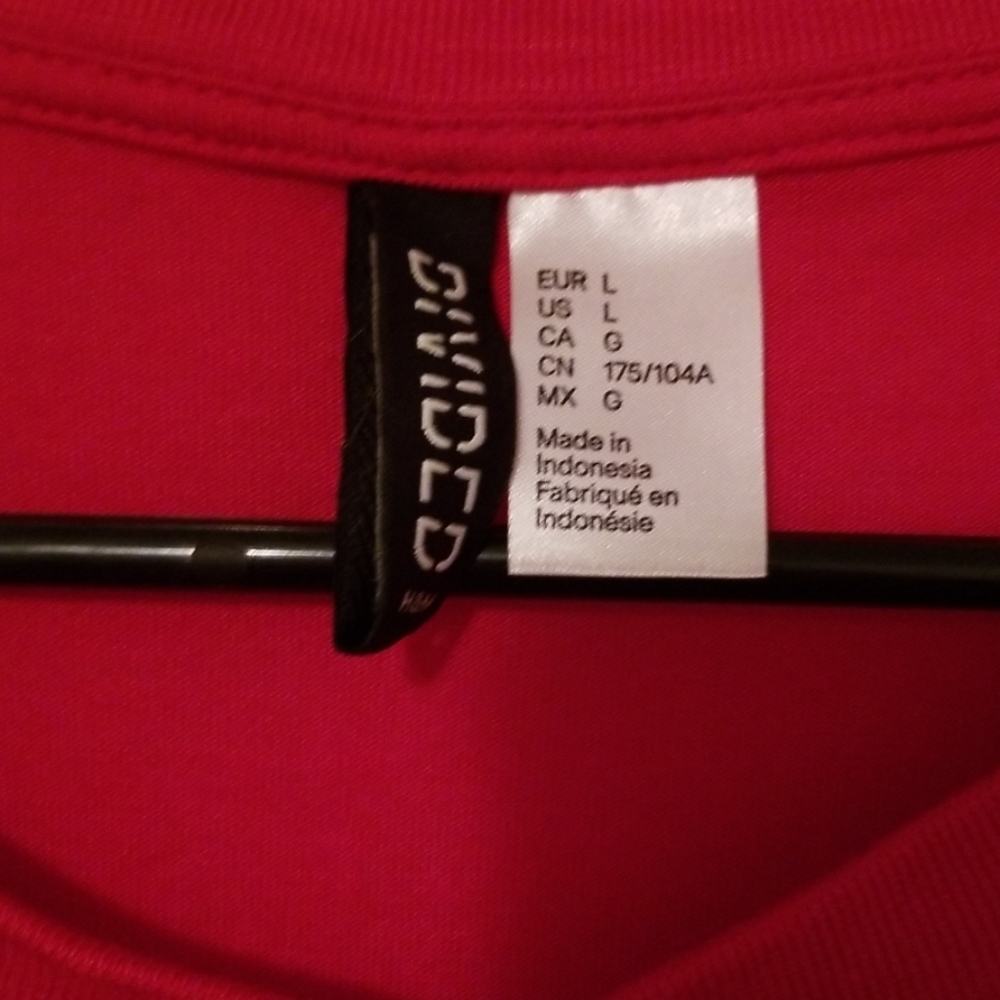 Red Rose Embroidered Tshirt - Picture 3 of 7
